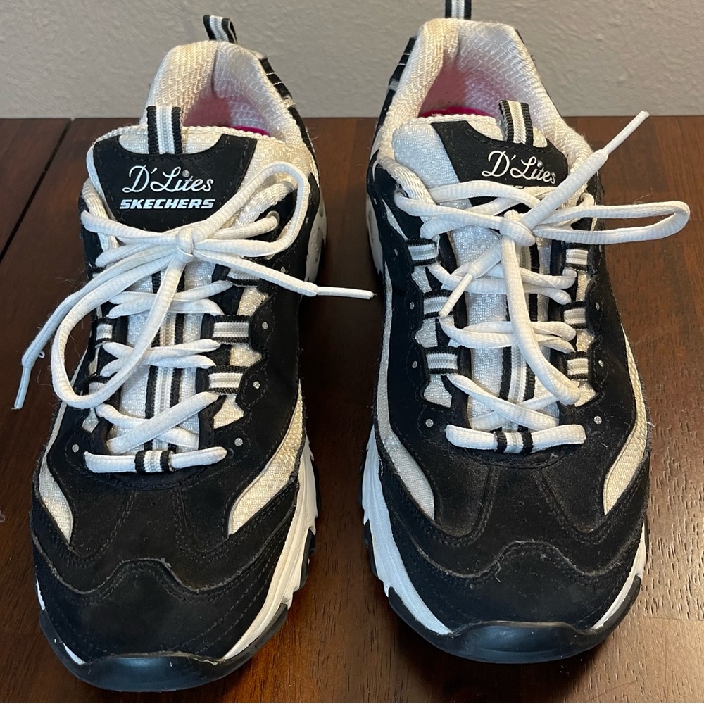 Skechers D'Lites Black and White Sneakers Sz 10